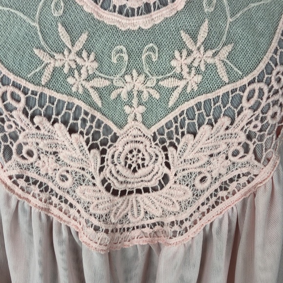 Love fire sheer sleeveless pastel pink blouse Size L - Picture 5 of 9